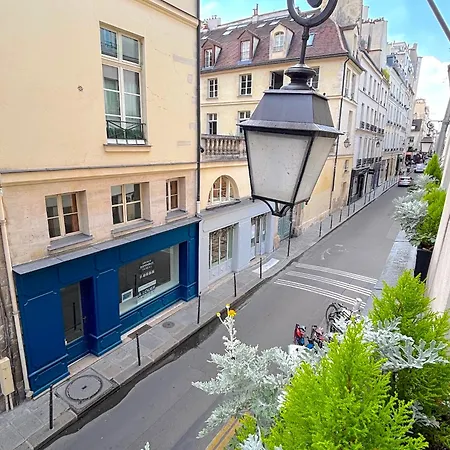 Charlot L Apartmán