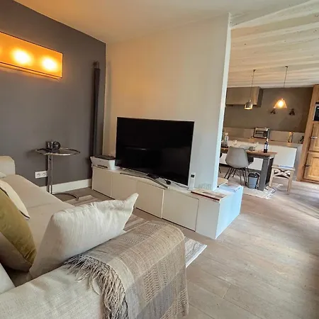 Apartament Charlot L *