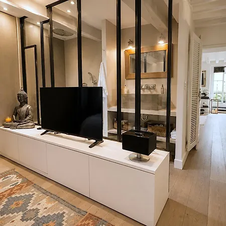Apartment Charlot L Paris