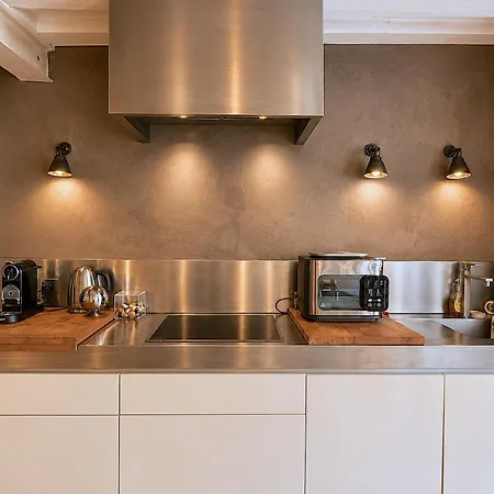 Charlot L Apartment Paris