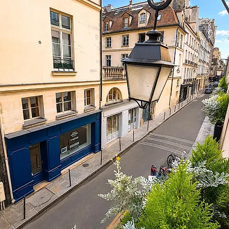 Charlot L * Paris